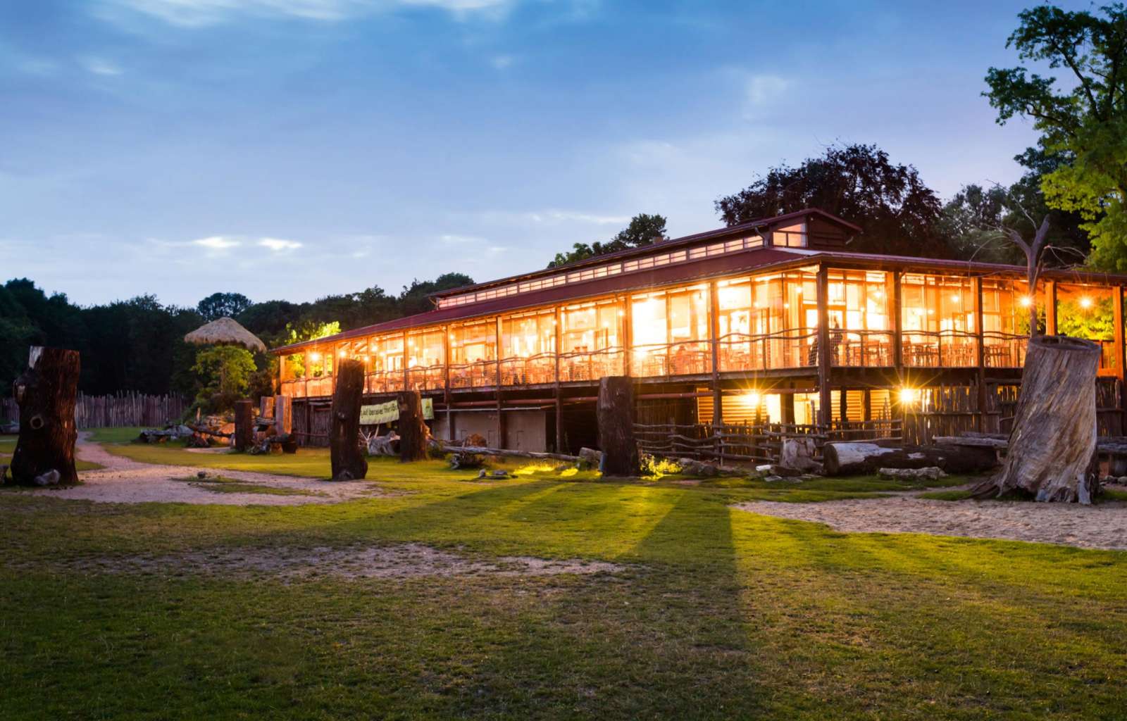 Außenansicht Kiwara Lodge